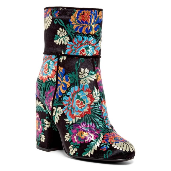 Steve Madden Shoes - NIB Steve Madden Goldie Embroidered Booties